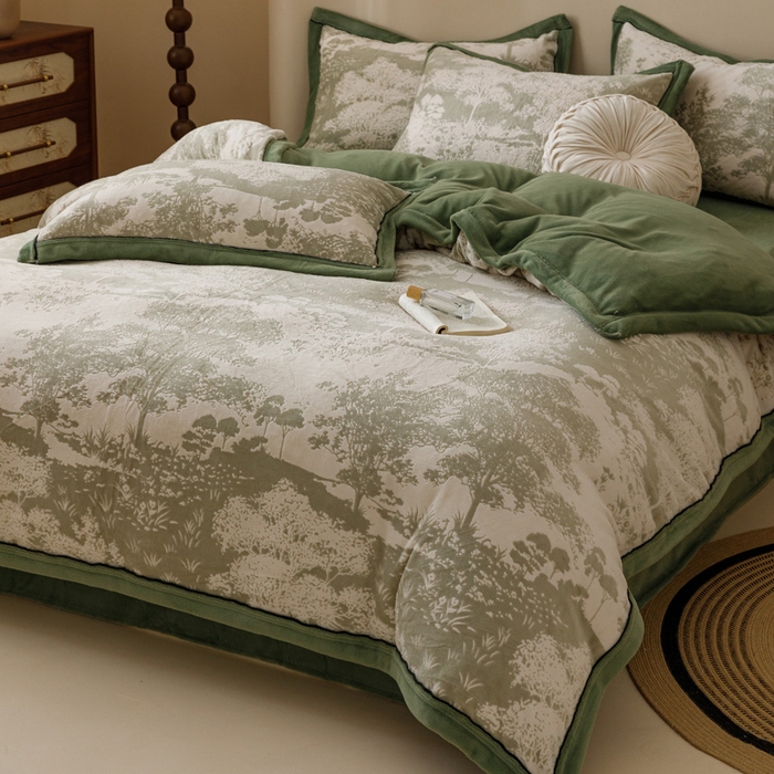 91家纺网 家纺一手货源 找家纺 2024新款牛奶绒染色雕花可拆洗冬被被子被芯 挪威森林