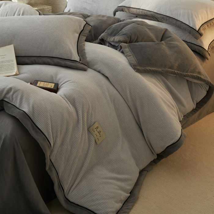 91家纺网 家纺一手货源 找家纺 2024新款牛奶绒华夫格可拆洗冬被被子被芯 华夫格可拆洗-浅灰