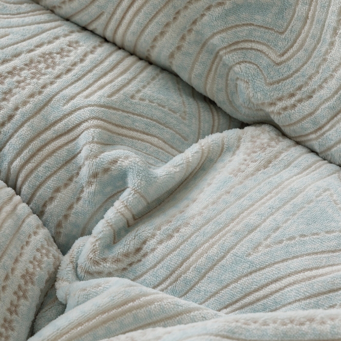 91家纺网 家纺一手货源 找家纺 2024新款牛奶绒染色雕花可拆洗冬被被子被芯 意境云海