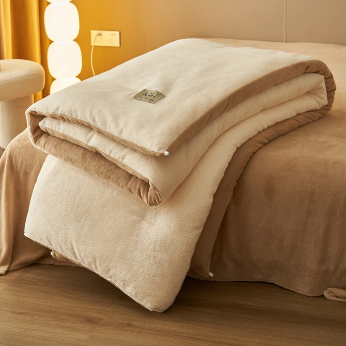 91家纺网 家纺一手货源 找家纺 （总）2024新款牛奶绒提花围棋格冬被四件套