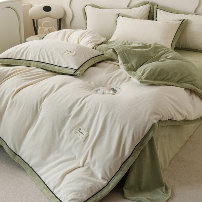 91家纺网 家纺一手货源 找家纺 2024新款牛奶绒双拼可拆洗冬被被子被芯 双拼可拆洗-米白+浅水绿