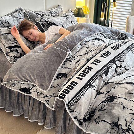 雨洋 2025新款牛奶绒低克重吸湿透气印花床裙四件套 罗密欧