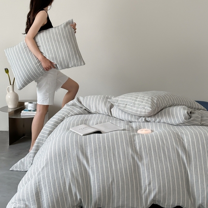 91家纺网 家纺一手货源 找家纺 玛奇朵 2024新品简约色织中古细条纹双层皱皱纱-时尚印迹 时尚印迹-深蓝