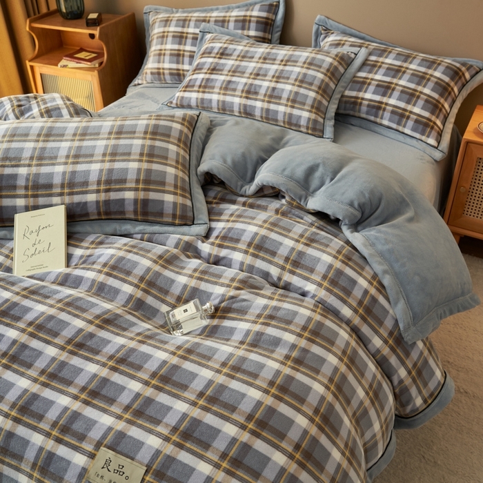 91家纺网 家纺一手货源 找家纺 2024新款无印风牛奶绒宽边可拆洗冬被被子被芯 无印风可拆洗冬被-莫妮卡