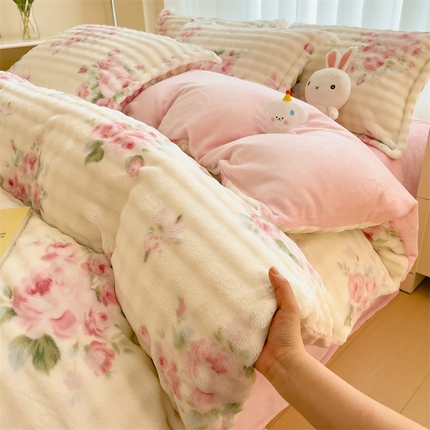 91家纺网 家纺一手货源 找家纺 兄弟坊 2024新款泡泡印花兔毛绒四件套 繁花似锦-1