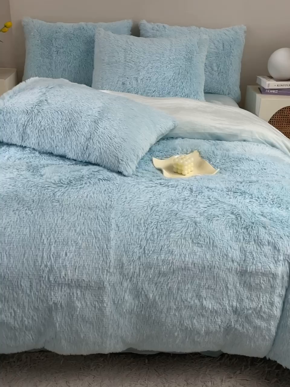 91家纺网 家纺一手货源 找家纺 品尚嘉家纺2025新款纯色水貂绒四件套长毛绒保暖套件水蓝