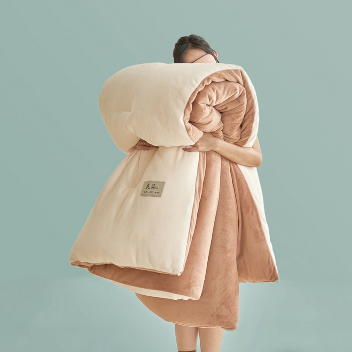 91家纺网 家纺一手货源 找家纺 2024新款双面牛奶绒德绒拼色冬被四件套 德绒拼色-椰白