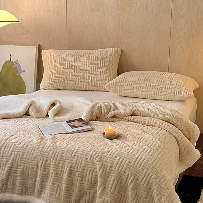 91家纺网 家纺一手货源 找家纺 欧邦 新款提花舒棉绒羊羔绒毛毯（外贸供货） 暖米杏