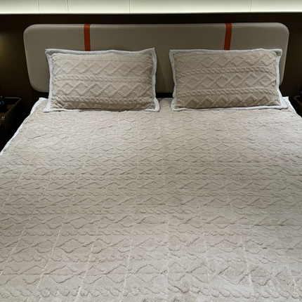 91家纺网 家纺一手货源 找家纺 （总）一隅花田 2024新款塔芙蓉夹棉床盖床护垫