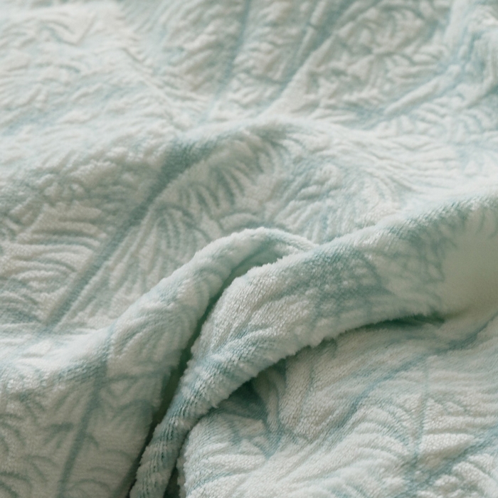 91家纺网 家纺一手货源 找家纺 2024新款牛奶绒染色雕花可拆洗冬被被子被芯 丛林暖意
