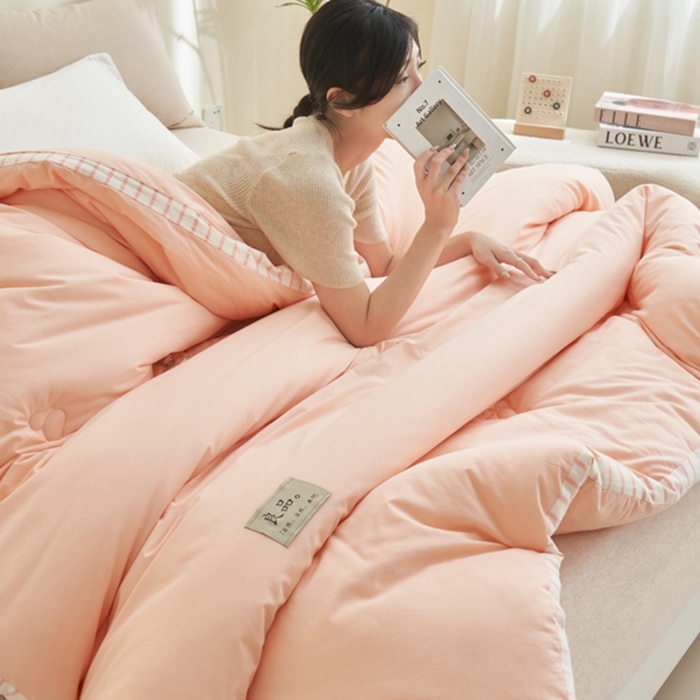 91家纺网 家纺一手货源 找家纺 2024新款b类简约条纹立体大豆纤维冬被被子被芯 条纹立体-浅粉