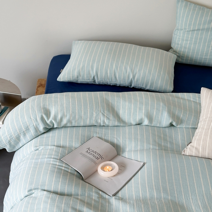 91家纺网 家纺一手货源 找家纺 玛奇朵 2024新品简约色织中古细条纹双层皱皱纱-时尚印迹 时尚印迹-浅蓝