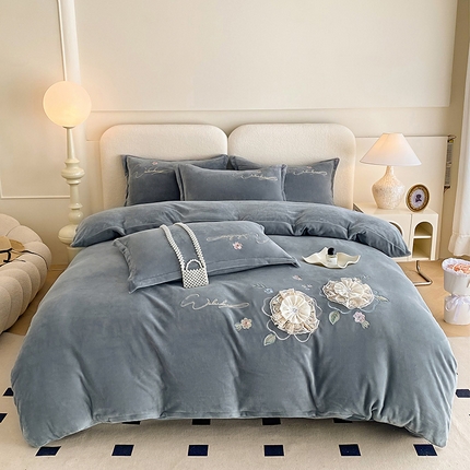 91家纺网 家纺一手货源 找家纺 （总）孟鑫家纺 2025新款加厚牛奶绒手工花绣花四件套莱茵花园系列