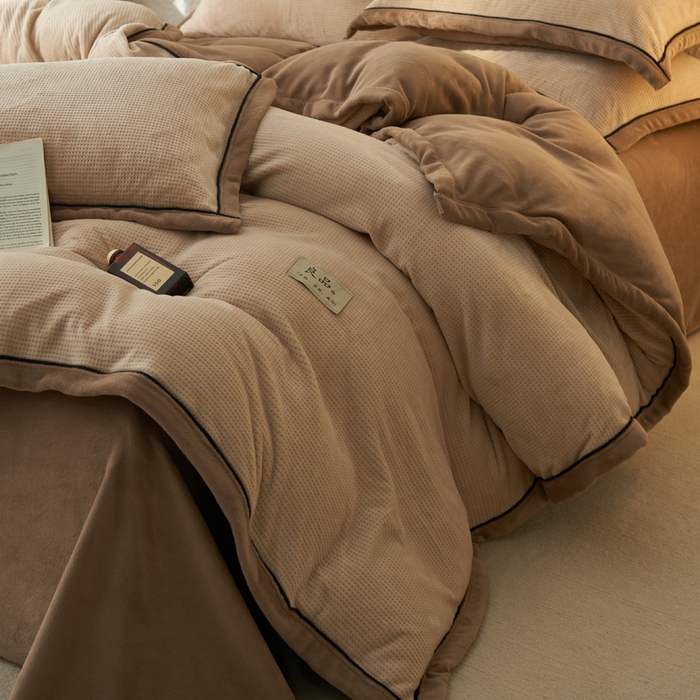 91家纺网 家纺一手货源 找家纺 2024新款牛奶绒华夫格可拆洗冬被被子被芯 华夫格可拆洗-驼色