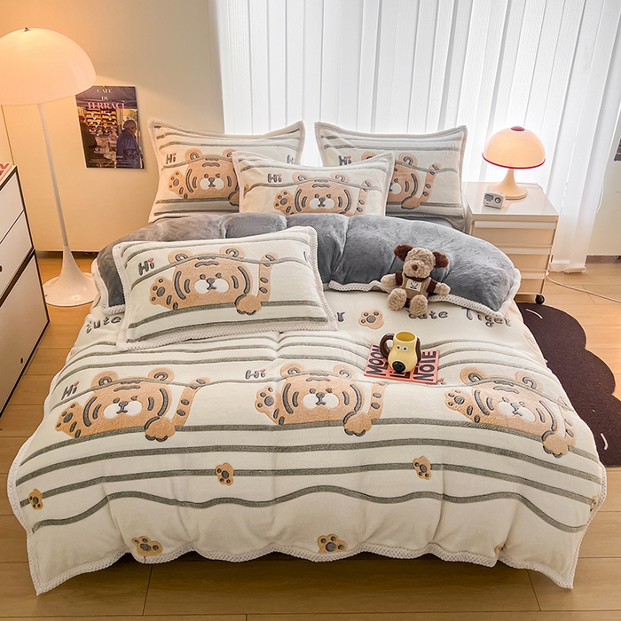 91家纺网 家纺一手货源 找家纺 倾慕家纺 2024新款加厚保暖6D立体雪花绒系列-单枕套 欢乐小虎