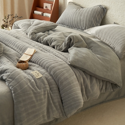 2024新款牛奶绒牛奶绒雕花冬被四件套 曲线雕花-浅灰