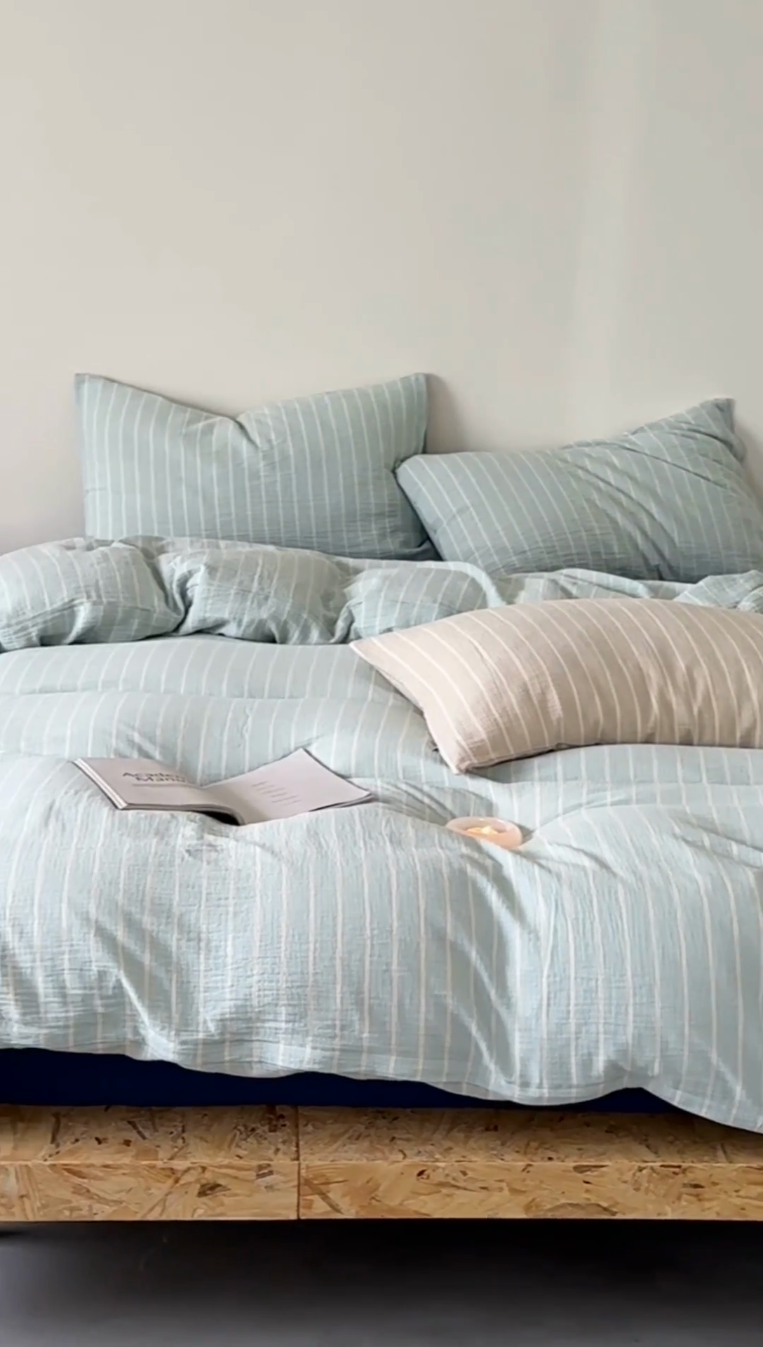 91家纺网 家纺一手货源 找家纺 （总）玛奇朵 2024新品简约色织中古细条纹双层皱皱纱-时尚印迹