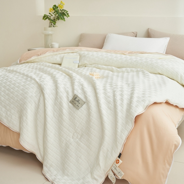 91家纺网 家纺一手货源 找家纺 子由 2024新款b类良品格子母冬被被子被芯 子母被-白+杏