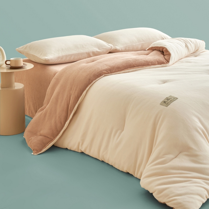 91家纺网 家纺一手货源 找家纺 2024新款双面牛奶绒德绒拼色冬被四件套 德绒拼色-椰白