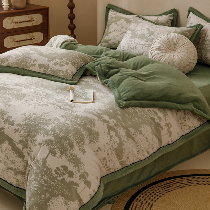 91家纺网 家纺一手货源 找家纺 2024新款牛奶绒染色雕花可拆洗冬被被子被芯 挪威森林