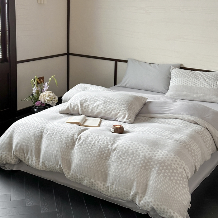 91家纺网 家纺一手货源 找家纺 玛奇朵 2024新品韩国A类色织简约双面波点提花双层皱皱纱-波尔卡舞曲 波尔卡舞曲-灰