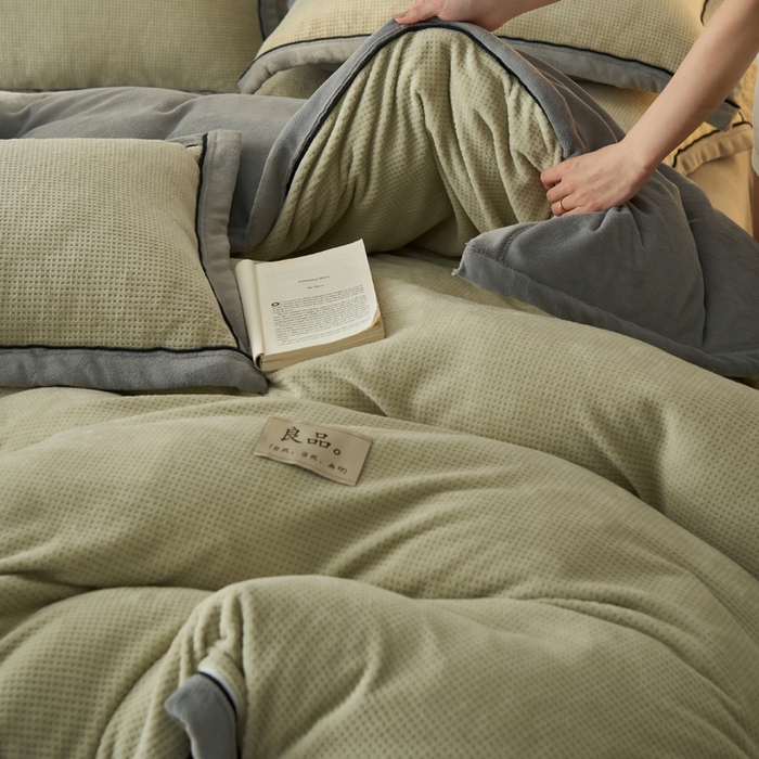 91家纺网 家纺一手货源 找家纺 2024新款牛奶绒华夫格可拆洗冬被被子被芯 华夫格可拆洗-牛油果绿