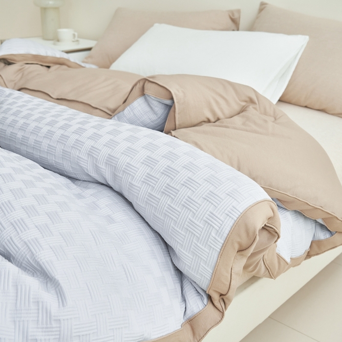 91家纺网 家纺一手货源 找家纺 2024新款b类针织良品格大豆纤维冬被被子被芯 良品格-灰+驼