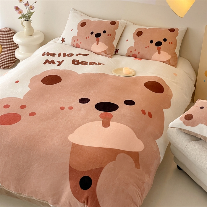 91家纺网 家纺一手货源 找家纺 星座家纺 2025新款大版卡通牛奶绒四件套 曲奇小熊