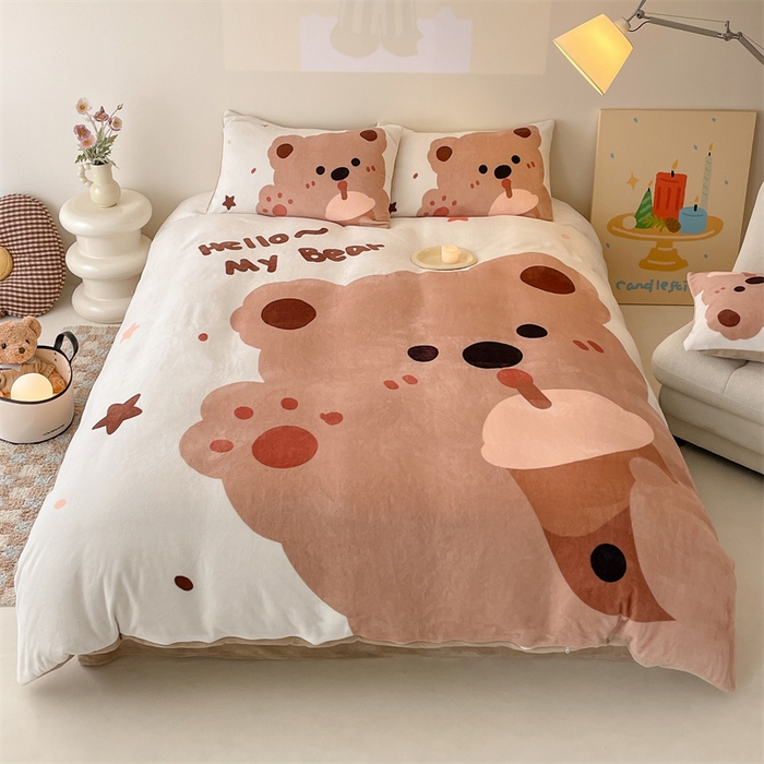 91家纺网 家纺一手货源 找家纺 星座家纺 2025新款大版卡通牛奶绒四件套 曲奇小熊