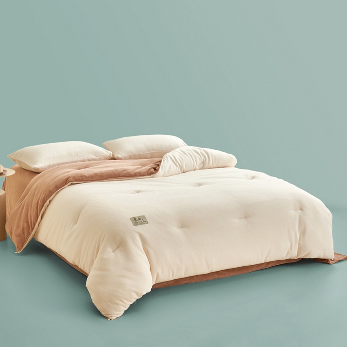 91家纺网 家纺一手货源 找家纺 2024新款双面牛奶绒德绒拼色冬被四件套 德绒拼色-椰白