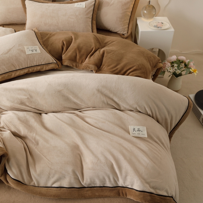 91家纺网 家纺一手货源 找家纺 2024新款牛奶绒双拼可拆洗冬被被子被芯 双拼可拆洗-米驼+奶茶咖