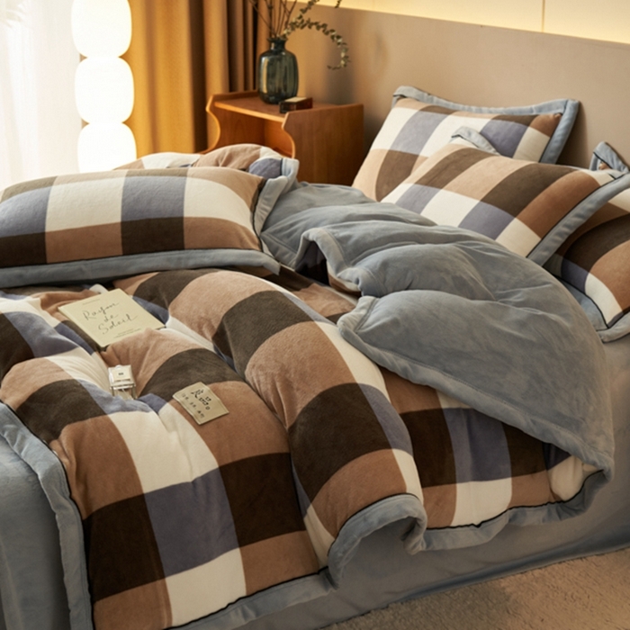 91家纺网 家纺一手货源 找家纺 2024新款无印风牛奶绒宽边可拆洗冬被被子被芯 无印风可拆洗冬被-大绿格