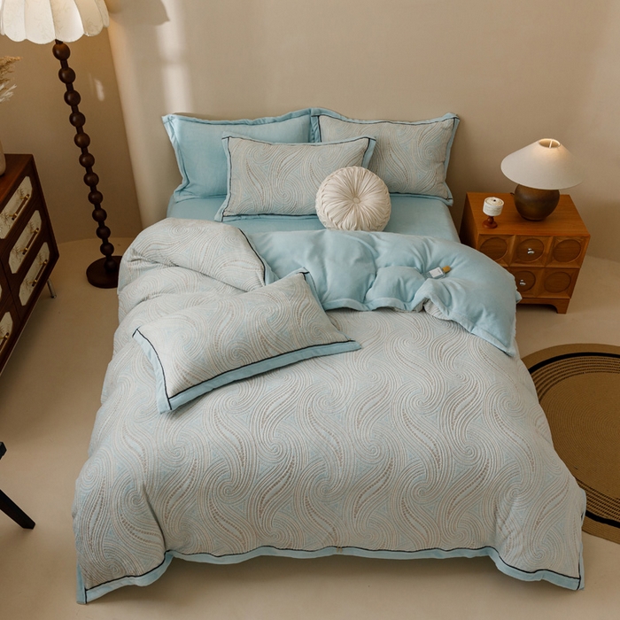 91家纺网 家纺一手货源 找家纺 2024新款牛奶绒染色雕花可拆洗冬被被子被芯 意境云海