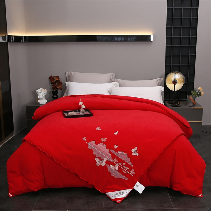 91家纺网 家纺一手货源 找家纺 恒鑫 2025新款全棉绣花桑蚕丝冬被春秋被拉链二合一子母被 红色