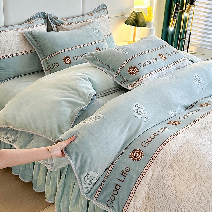 91家纺网 家纺一手货源 找家纺 雨洋2025新款加厚保暖8.5斤牛奶绒金貂婴儿绒四件套 慕斯