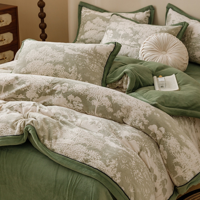 91家纺网 家纺一手货源 找家纺 2024新款牛奶绒染色雕花可拆洗冬被被子被芯 挪威森林