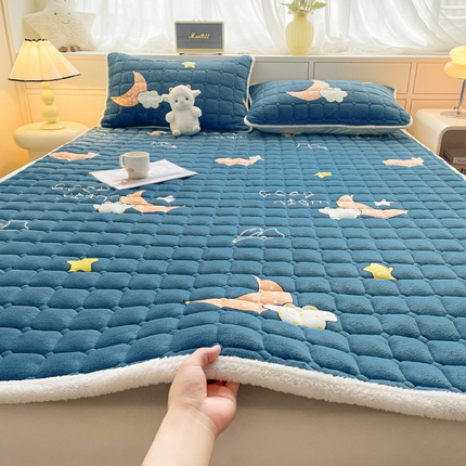 91家纺网 家纺一手货源 找家纺 总 眠势力 2025新款牛奶绒床垫保防滑床护垫床褥学生垫子可机洗