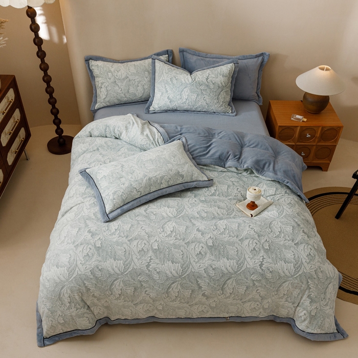 91家纺网 家纺一手货源 找家纺 2024新款牛奶绒染色雕花可拆洗冬被被子被芯 连枝