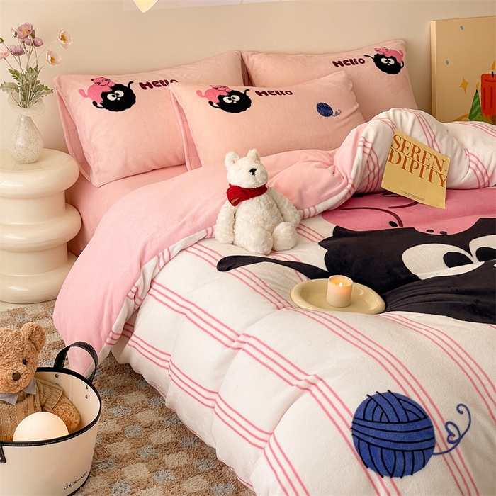 91家纺网 家纺一手货源 找家纺 星座家纺 2025新款大版卡通牛奶绒四件套 煤球小猫