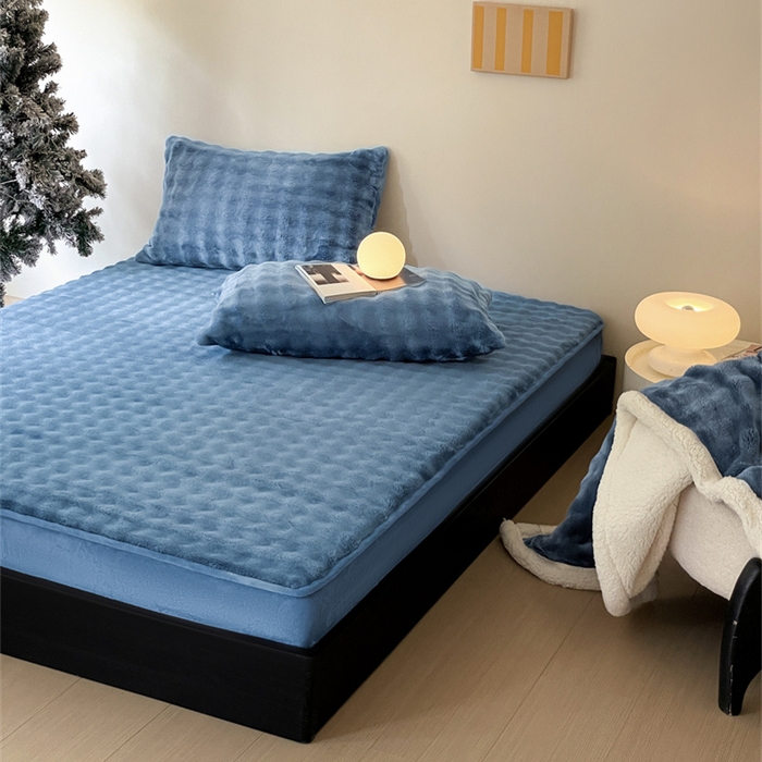 91家纺网 家纺一手货源 找家纺 欧邦 新款泡泡绒仿兔毛牛奶绒床笠可搭配同款毛毯（外贸供货） 泡泡宝蓝