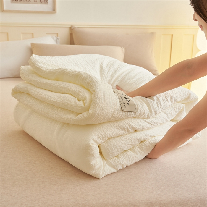 91家纺网 家纺一手货源 找家纺 （总）子由 2024新款b类韩系邹邹格大豆纤维冬被被子被芯