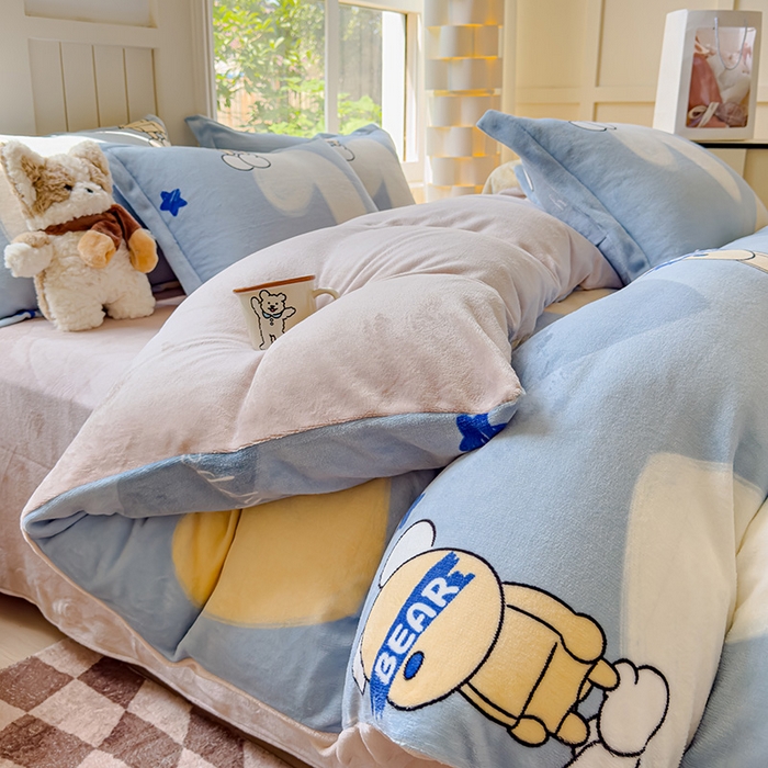 91家纺网 家纺一手货源 找家纺 狂想家 2025新款加厚牛奶绒卡通印花四件套 泰迪熊