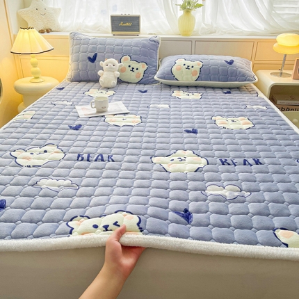 91家纺网 家纺一手货源 找家纺 总 眠势力 2025新款牛奶绒床垫保防滑床护垫床褥学生垫子可机洗