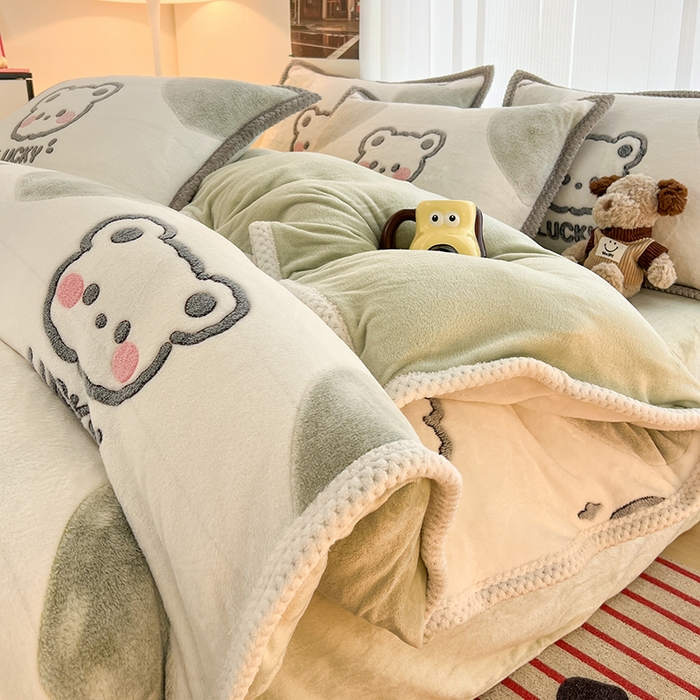 91家纺网 家纺一手货源 找家纺 倾慕家纺 2024新款加厚保暖6D立体雪花绒系列-单被套 奶茶小熊