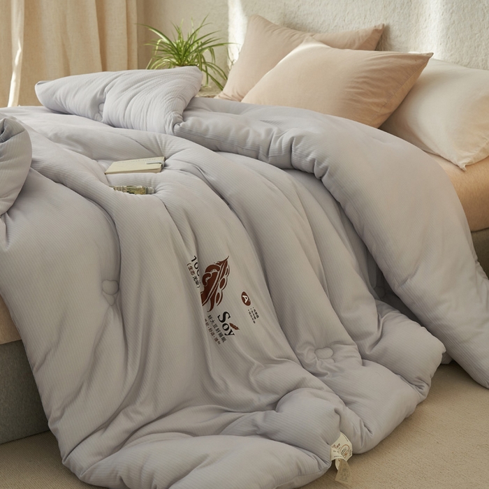 91家纺网 家纺一手货源 找家纺 2024新款b类针织简约条纹大豆冬被被子被芯 针织条纹-灰色