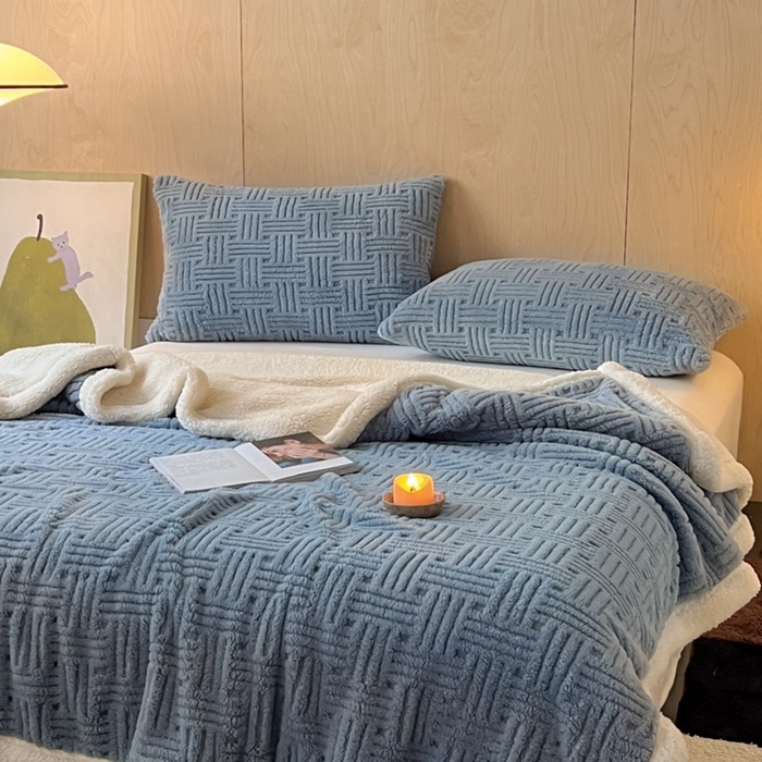 91家纺网 家纺一手货源 找家纺 欧邦 新款提花舒棉绒羊羔绒毛毯（外贸供货） 贵族蓝