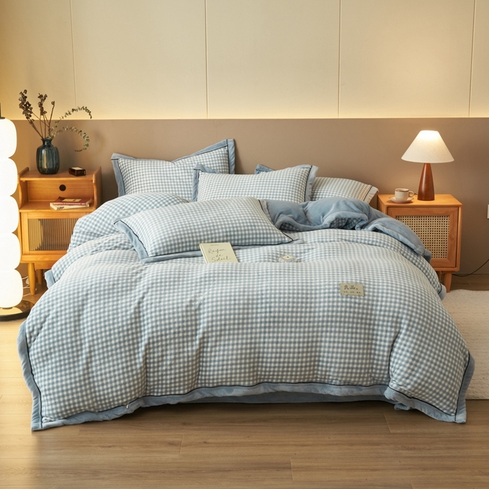 91家纺网 家纺一手货源 找家纺 2024新款无印风牛奶绒宽边可拆洗冬被被子被芯 无印风可拆洗冬被-天蓝小格