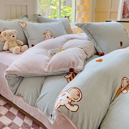 91家纺网 家纺一手货源 找家纺 （总）狂想家 2025新款加厚牛奶绒卡通印花四件套