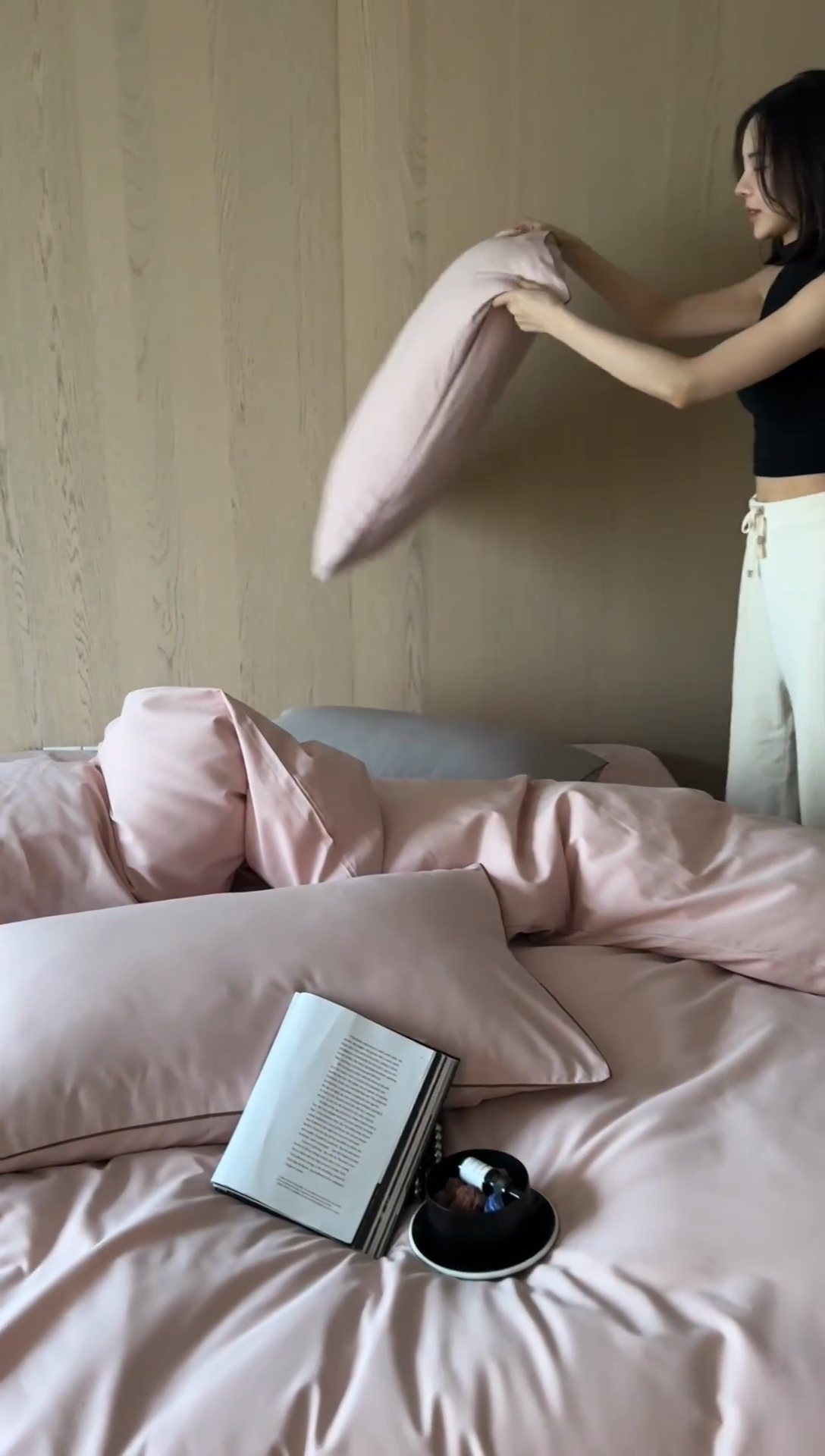 91家纺网 家纺一手货源 找家纺 三味舒屋 2024秋冬美拉德色系50s全棉磨毛四件套-棚拍详情图 蜜粉