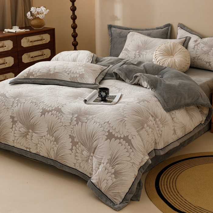 91家纺网 家纺一手货源 找家纺 2024新款牛奶绒染色雕花可拆洗冬被被子被芯 绽放